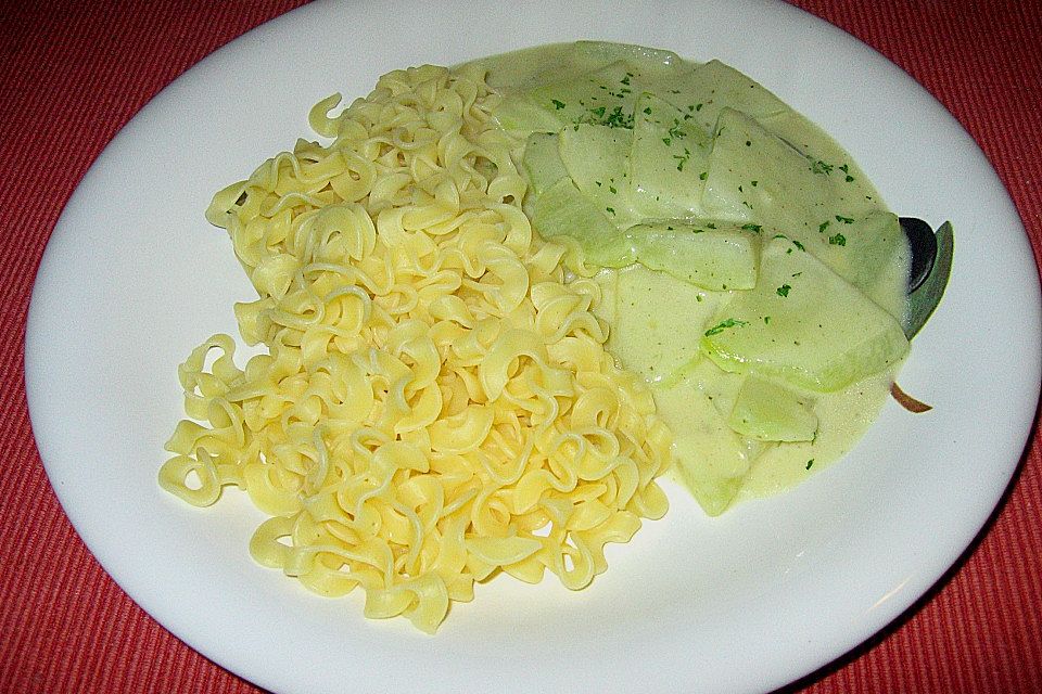 Kohlrabi in Käsesauce