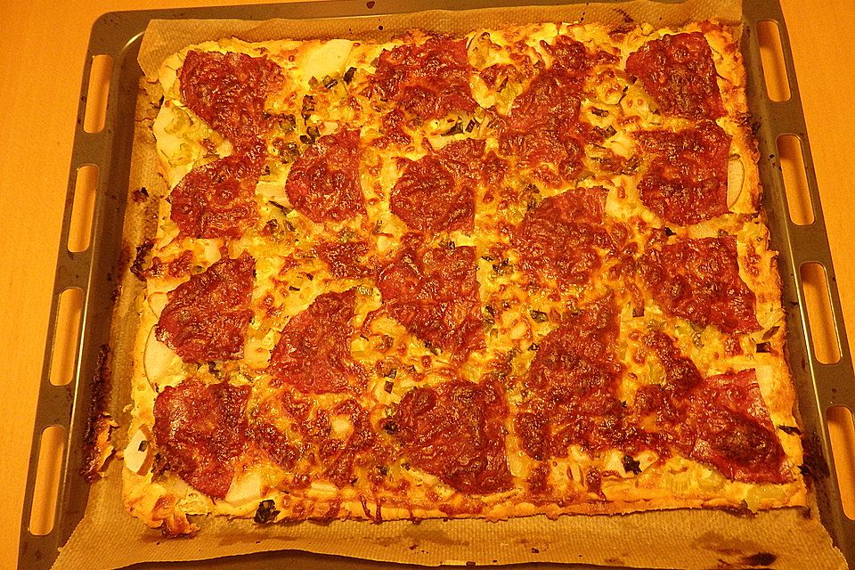 Birnen - Salami - Pizza