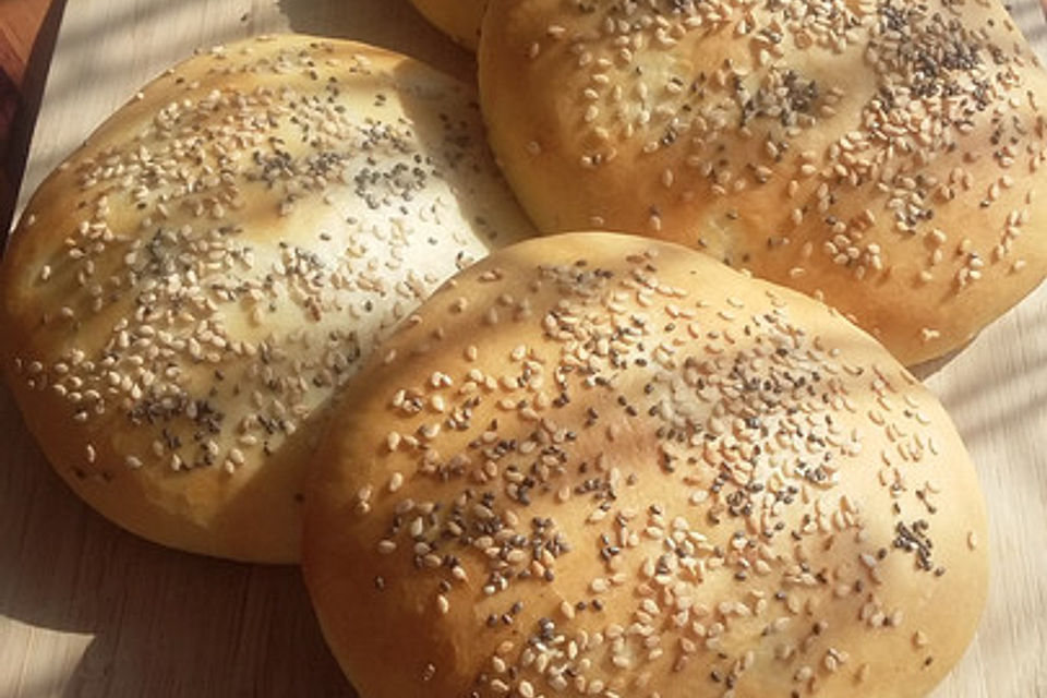 Pita - Brot mit Sesam