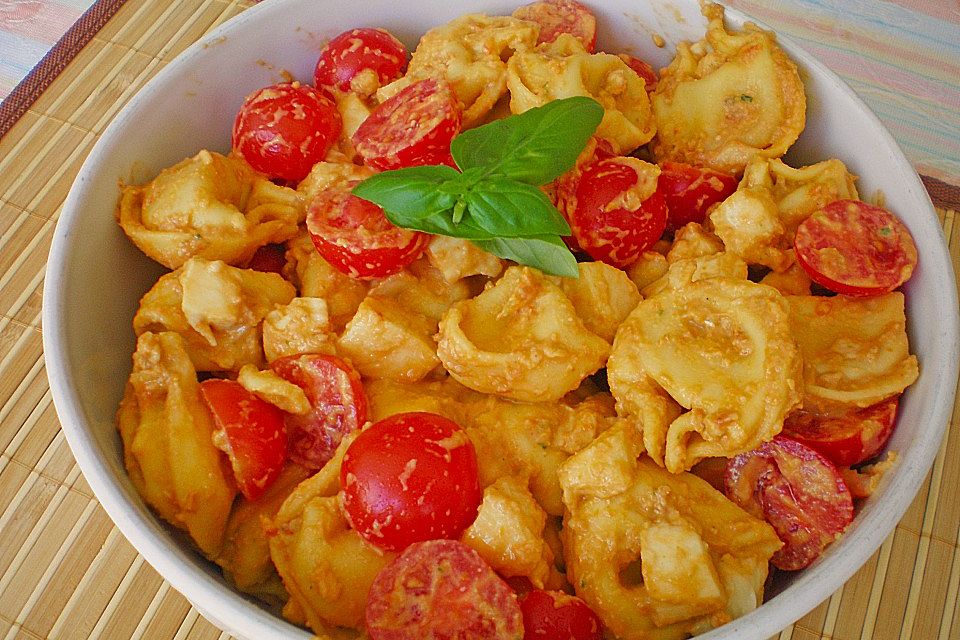 Tortellinisalat italienische Art