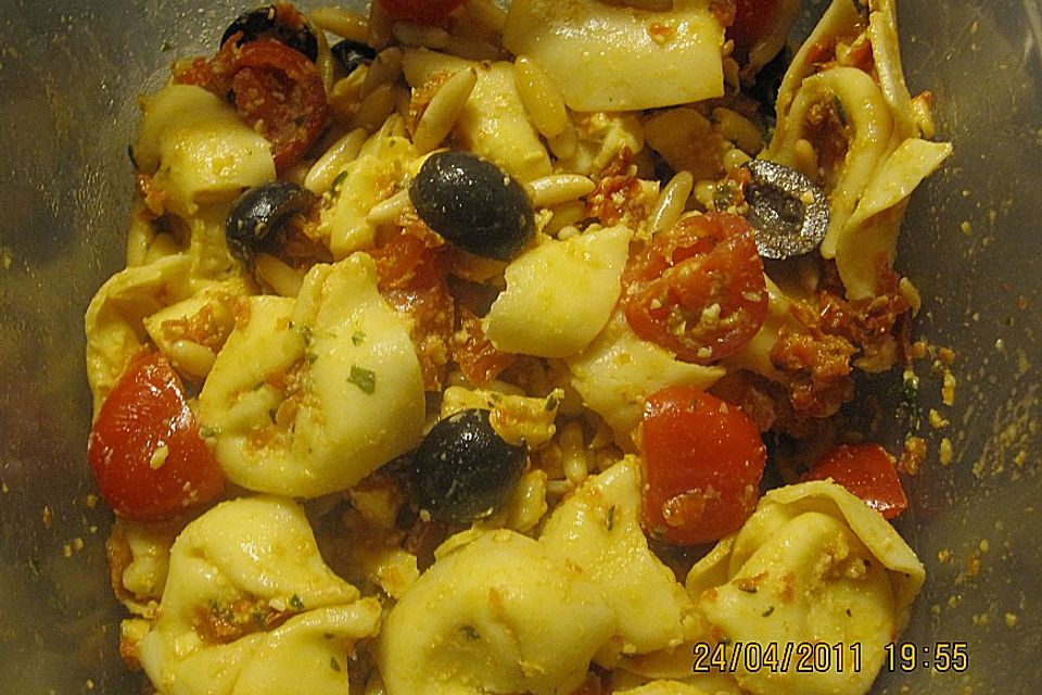 Tortellinisalat italienische Art