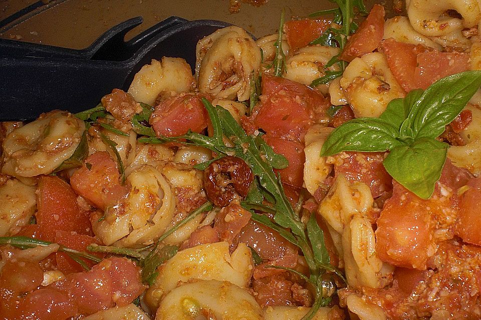 Tortellinisalat italienische Art