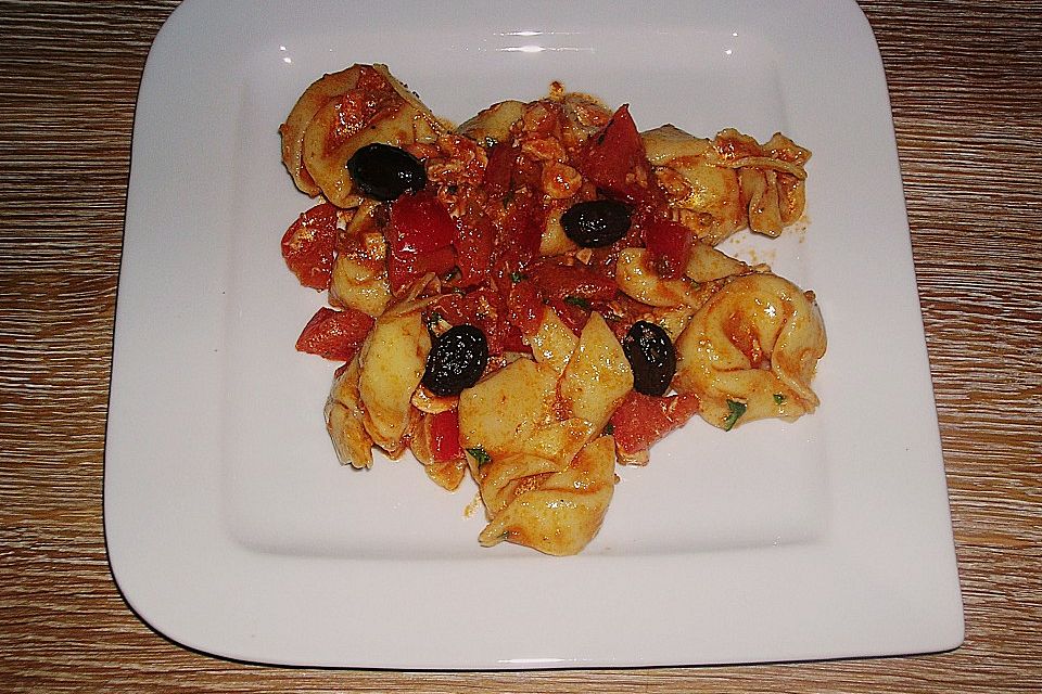 Tortellinisalat italienische Art