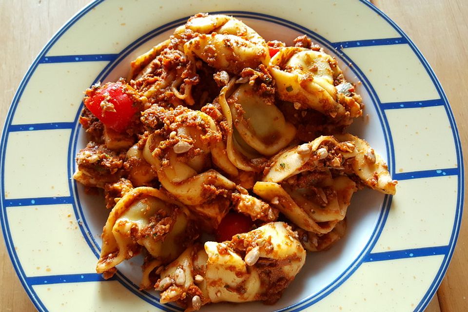 Tortellinisalat italienische Art