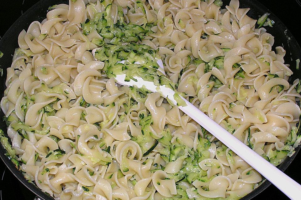 Pasta mit Zucchini