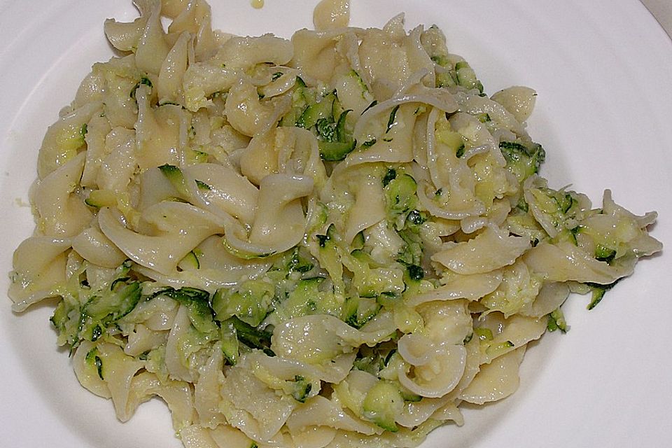 Pasta mit Zucchini