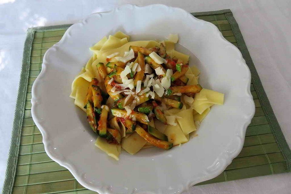 Pasta mit Zucchini