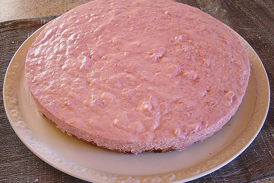 Knuspertorte mit Himbeercreme