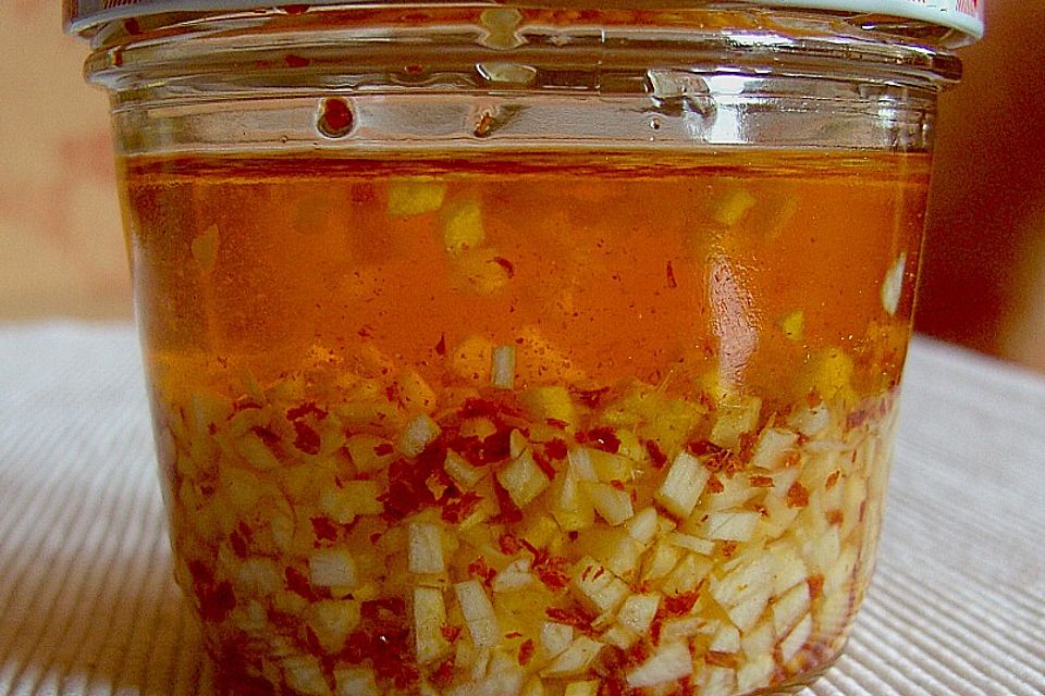 Knoblauch in Chili-Öl