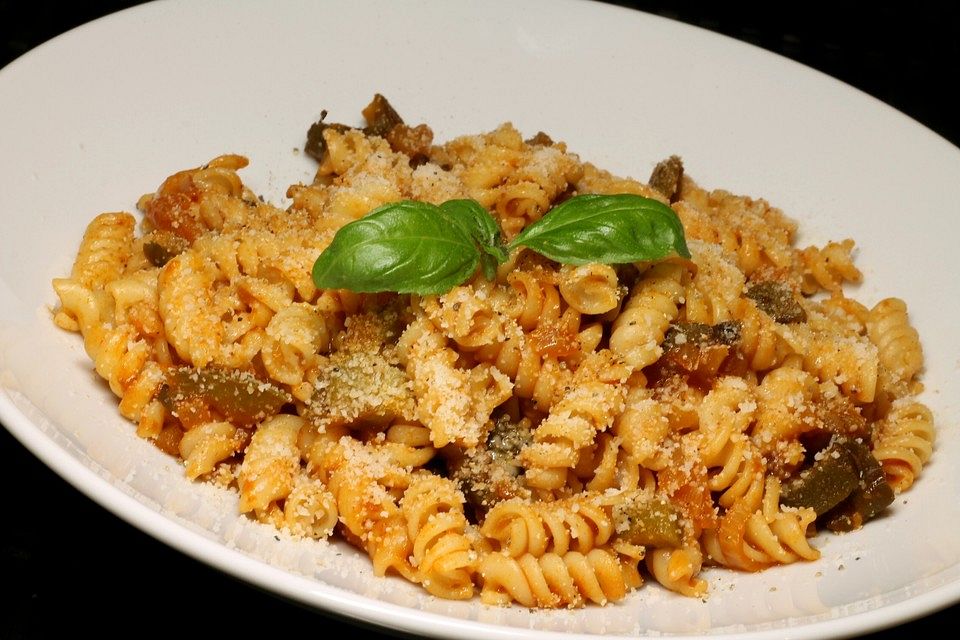 Penne mit gebratenen Paprikaschoten