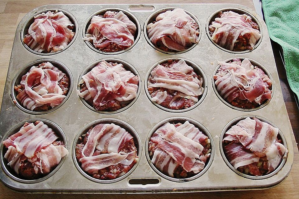 Hackfleisch - Muffins in Baconhülle