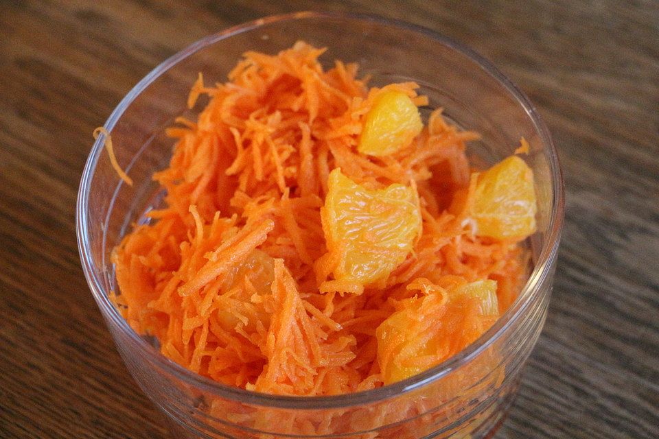 Möhrensalat mit Orangen