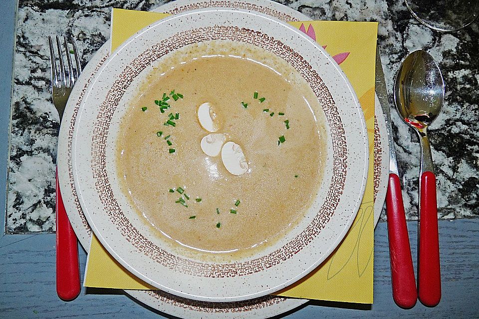 Rosmarin - Rahmsuppe mit Pilzen