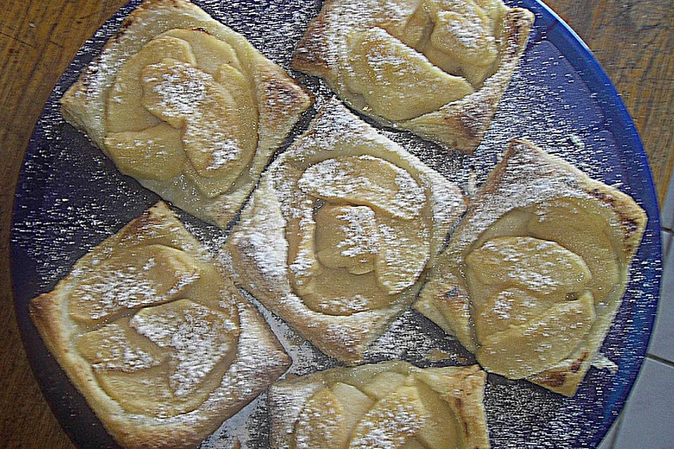 Apfel - Blätterteig - Tarteletts