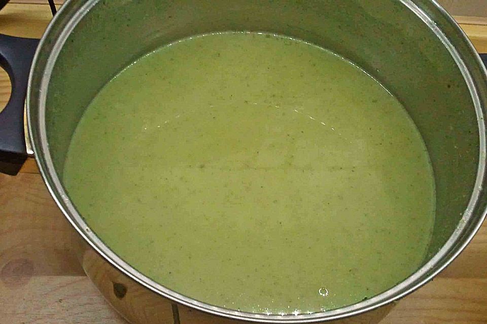 Brokkolisuppe