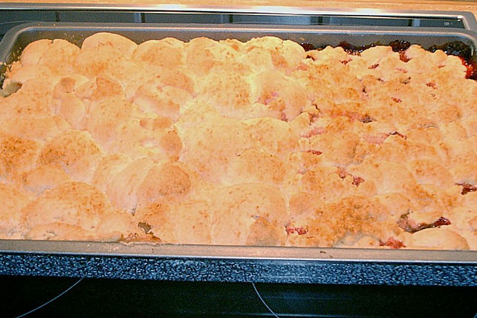 Gedeckter Obstblechkuchen