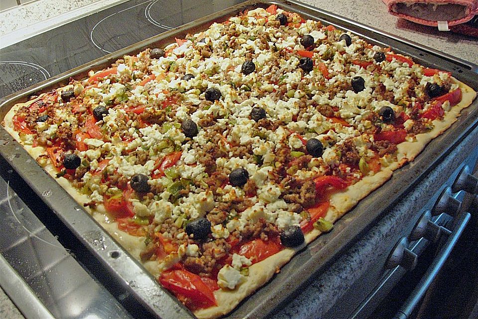 Pizza Greek Style