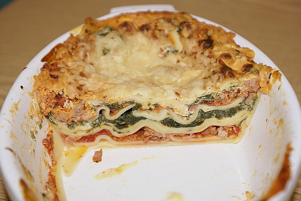 Spinatlasagne mit Kräuterkäsesoße