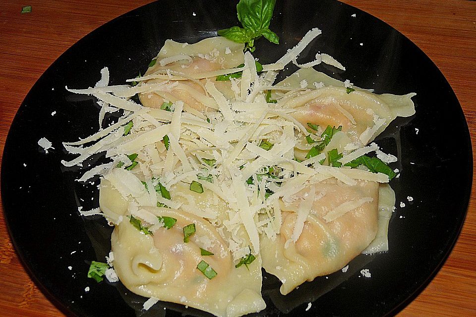 Kürbis-Ravioli mit Salbeibutter