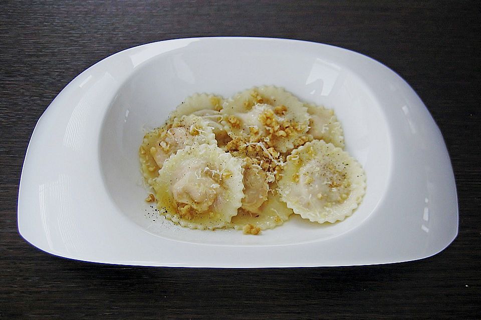 Kürbis-Ravioli mit Salbeibutter