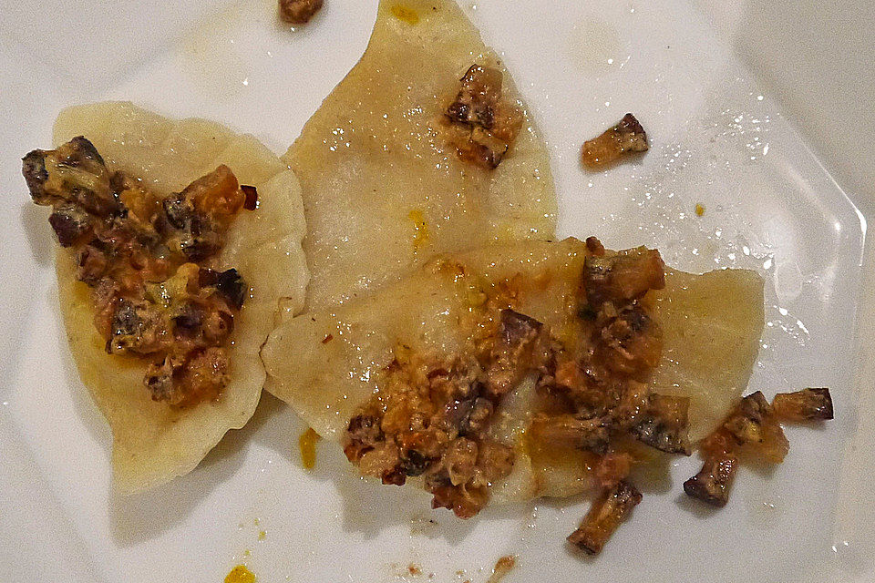 Kürbis-Ravioli mit Salbeibutter