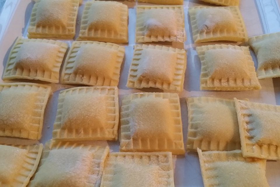 Kürbis-Ravioli mit Salbeibutter