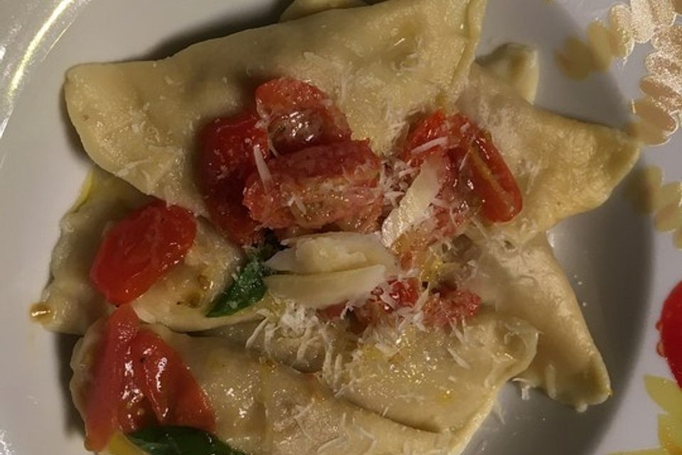 Kürbis-Ravioli mit Salbeibutter