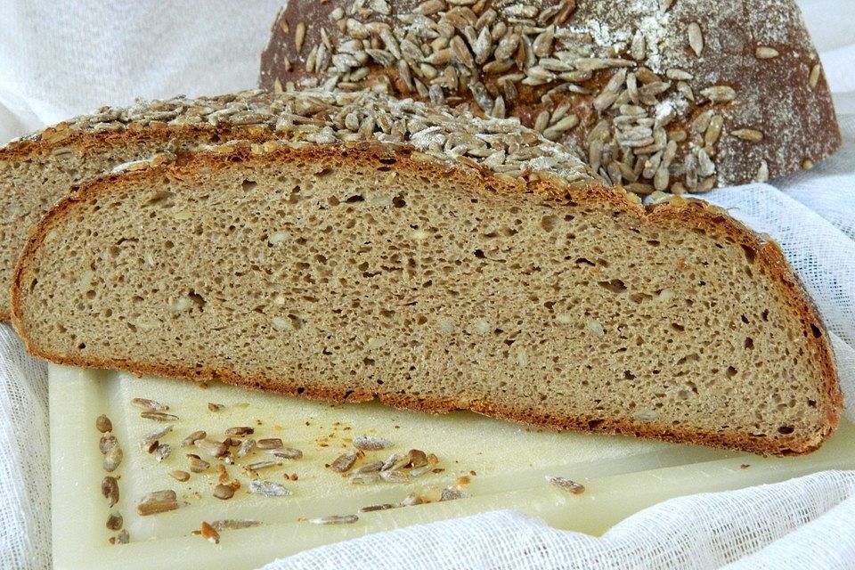 Sonnenblumenkernbrot mit Joghurt