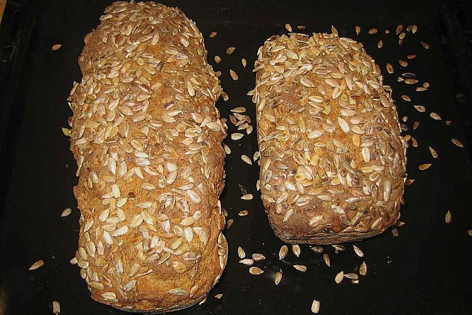 Sonnenblumenkernbrot mit Joghurt