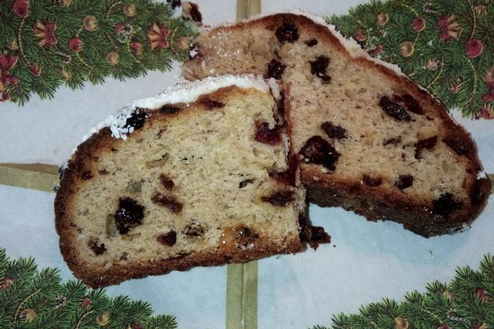 Saftiger Quarkstollen