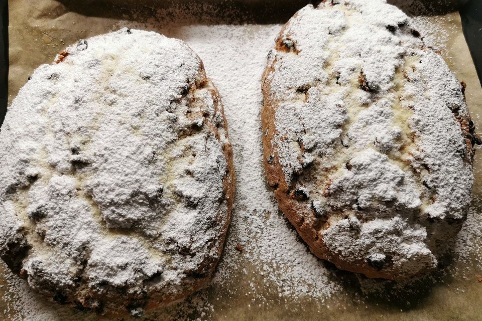 Saftiger Quarkstollen