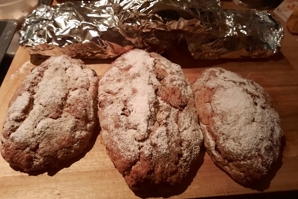 Saftiger Quarkstollen