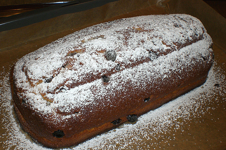 Saftiger Quarkstollen