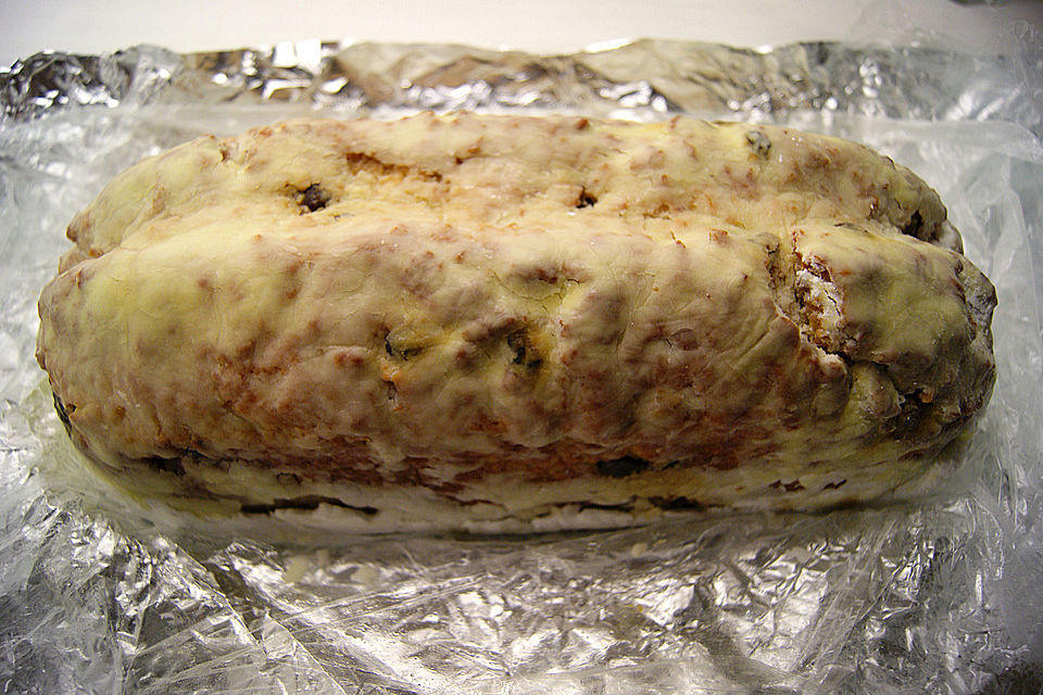 Saftiger Quarkstollen