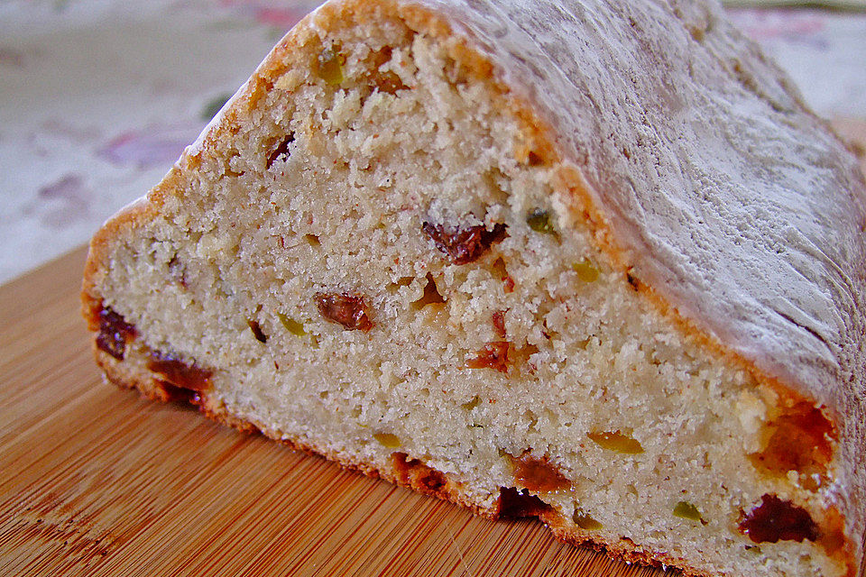 Saftiger Quarkstollen