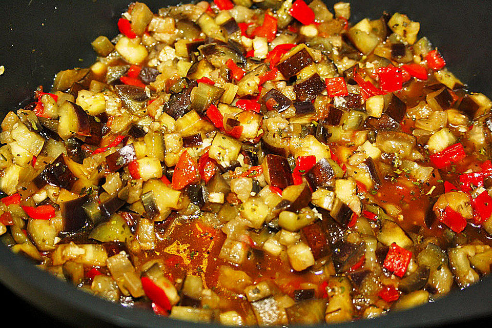 Tortellini mit Auberginensauce