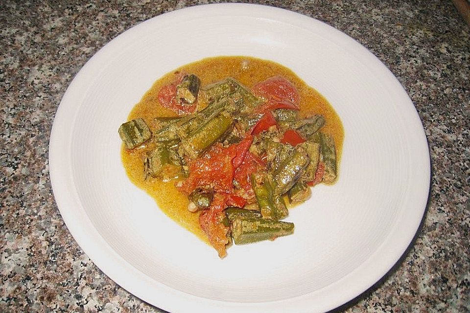 Okra mit Kokosnuss