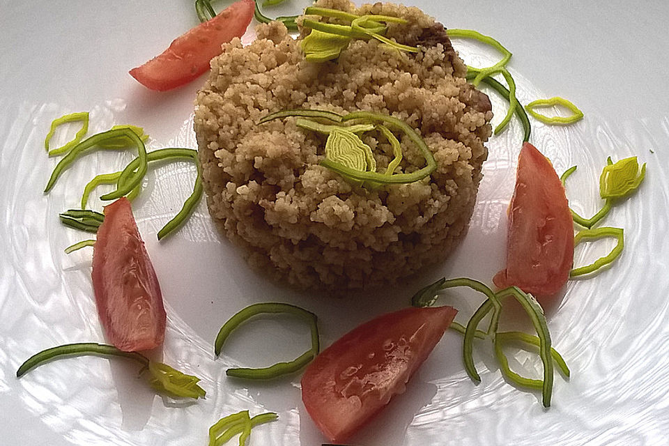 Couscous mit getrockneten Früchten