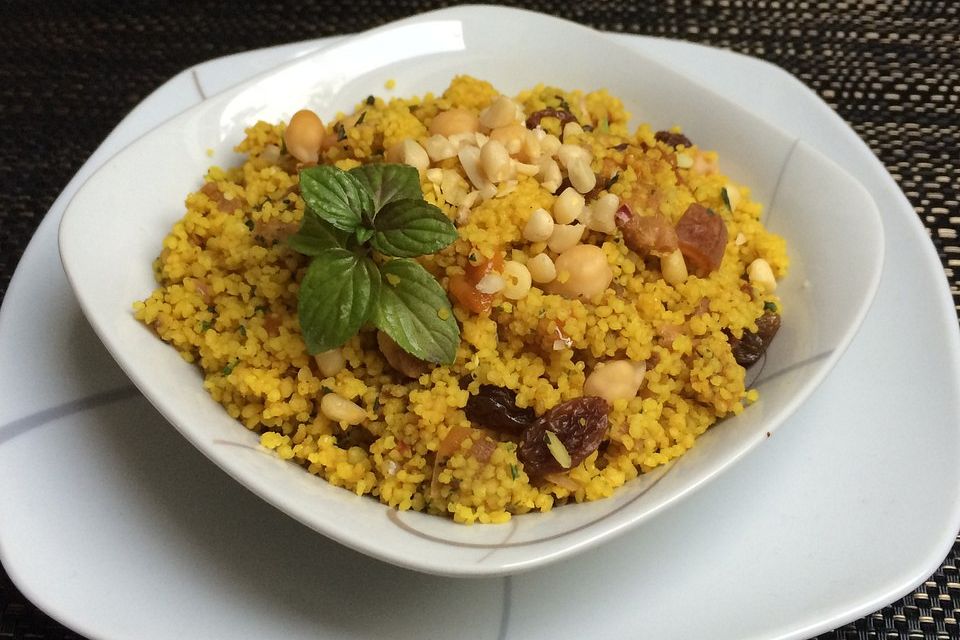 Couscous mit getrockneten Früchten