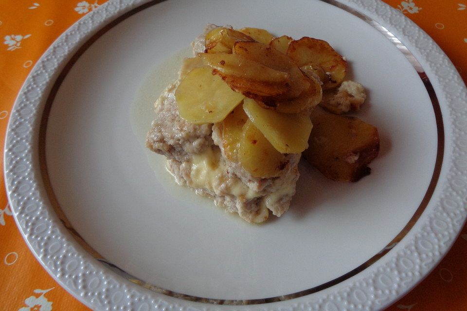 Hackbraten mit Käsefüllung