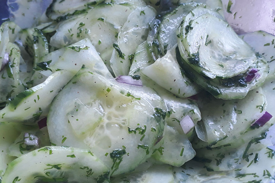 Gurkensalat mit Dill