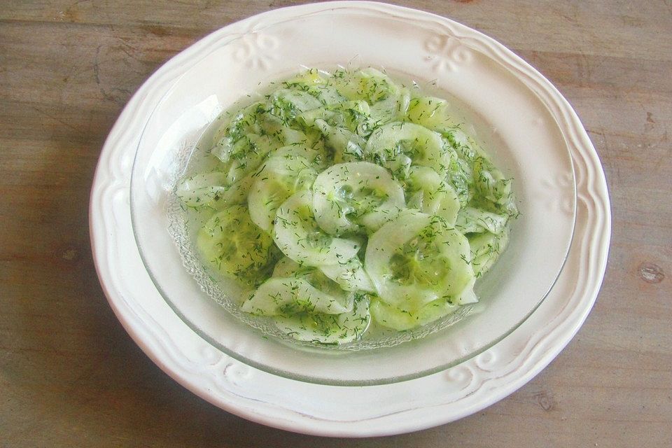 Gurkensalat mit Dill