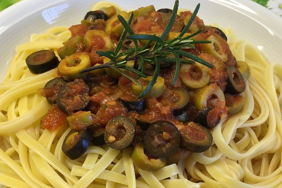 Mediterrane Olivensauce