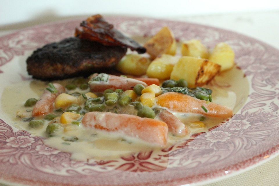 Frühlingsgemüse mit Kräutersauce