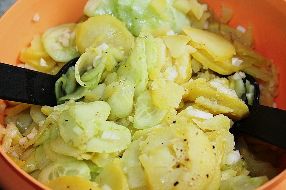 Kartoffelsalat mit Salatgurke