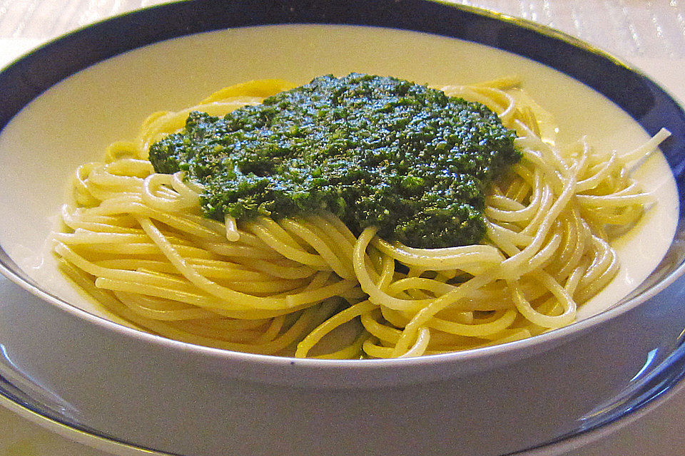 Bärlauchpesto mit Nudeln