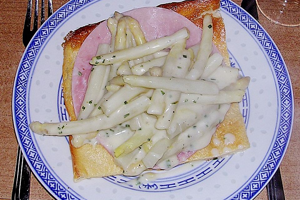 Spargel mit Pannekoeken