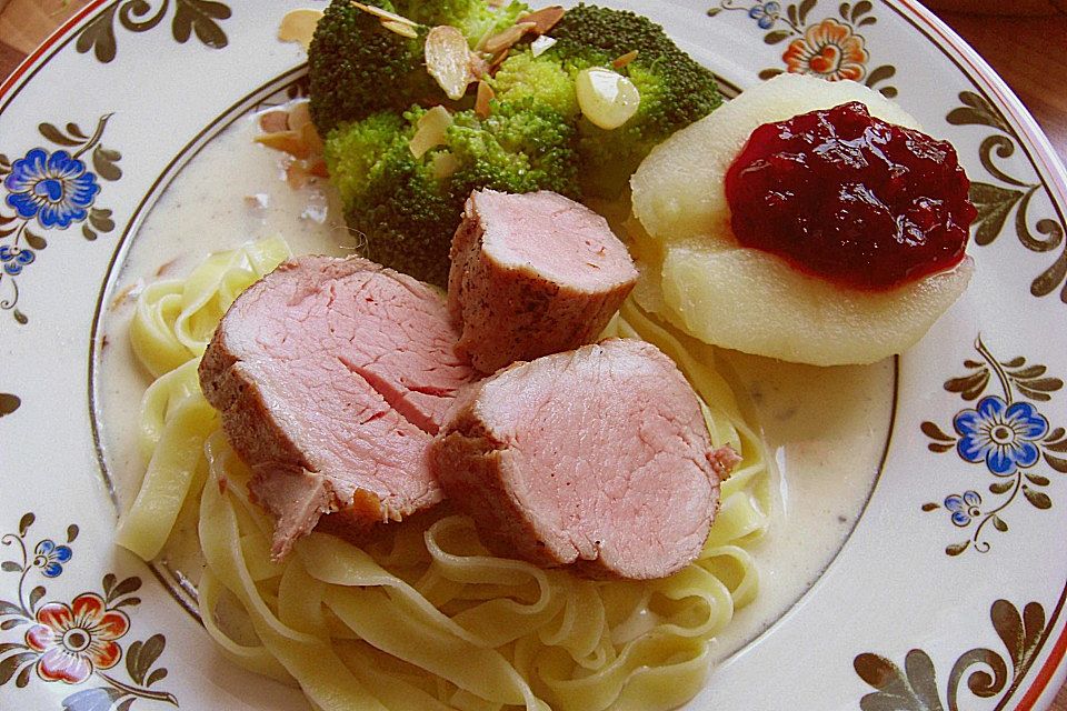 Schweinemedaillons mit Gorgonzolasauce