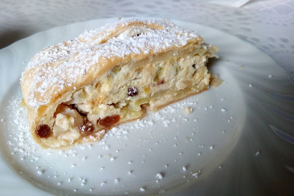 Schneller Rhabarberstrudel