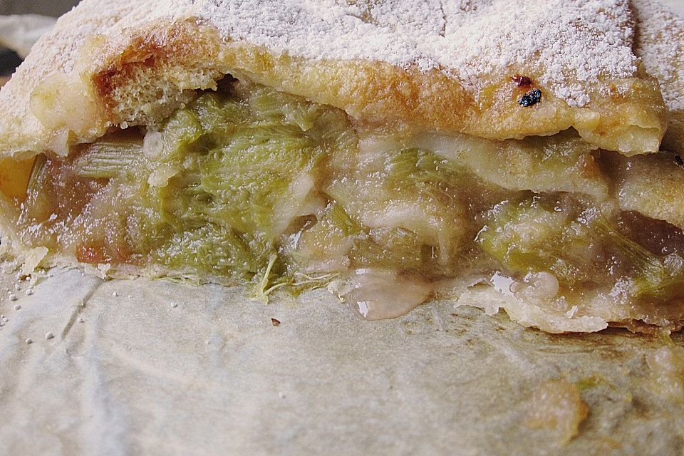 Schneller Rhabarberstrudel